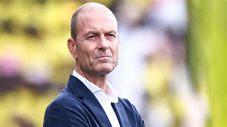 الأهلي المصري ينهي عقد مدربه الأجنبي بالتراضي ويستعد لتعيين مدير كرة جديد